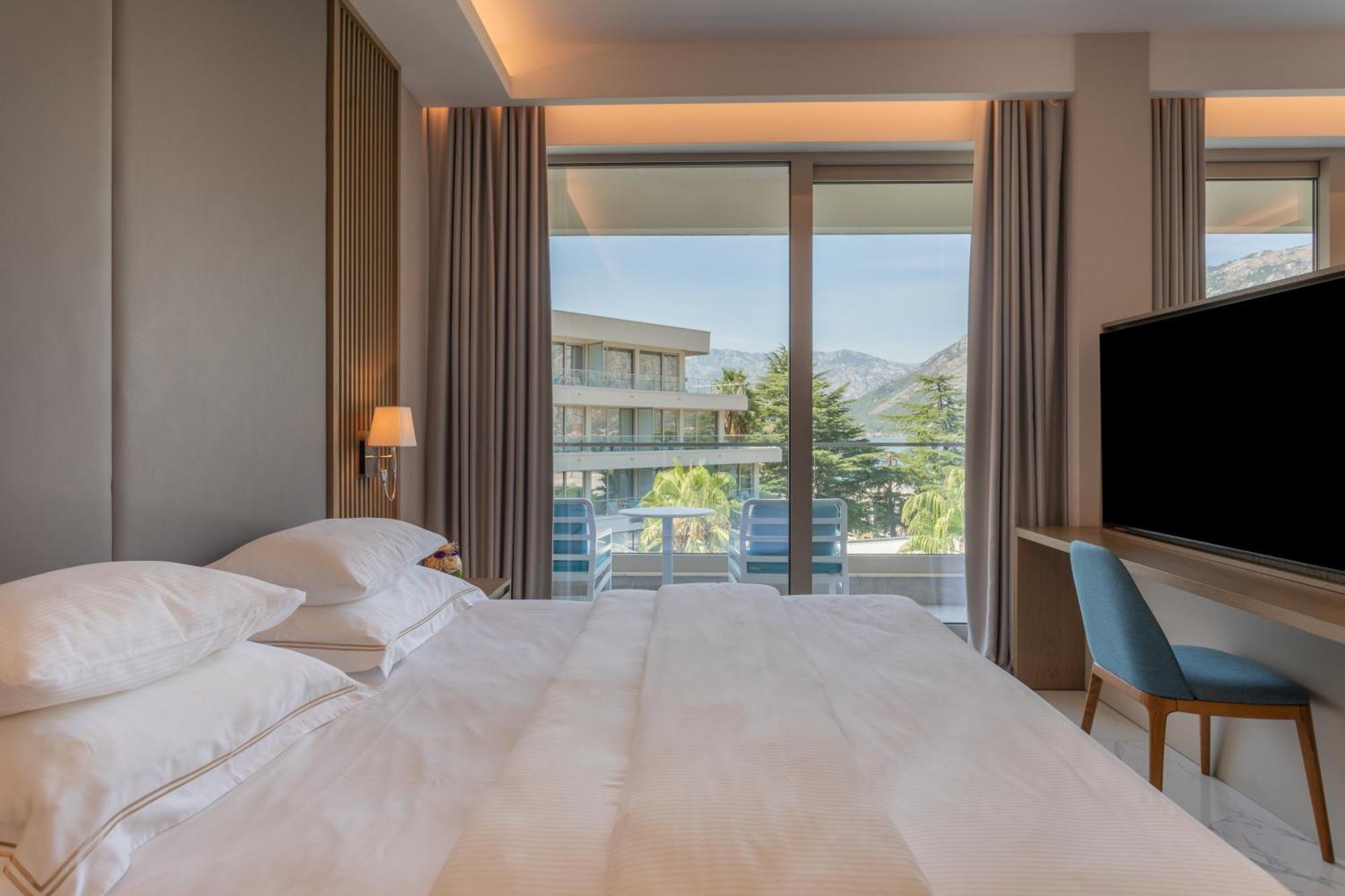 Hyatt Regency Kotor Bay Resort (Adults Only) Екстер'єр фото Deluxe Room with Sea View