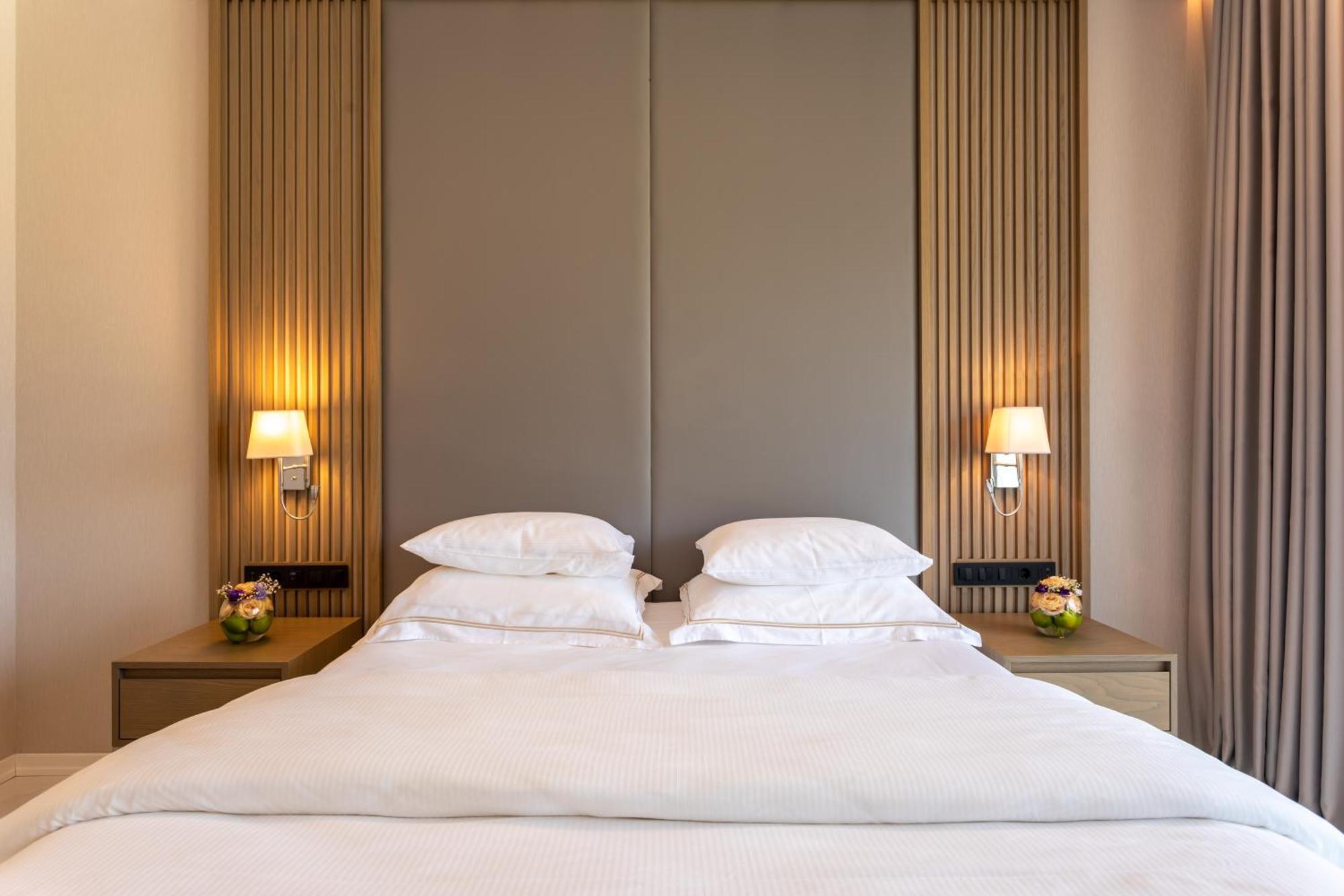 Hyatt Regency Kotor Bay Resort (Adults Only) Екстер'єр фото A bedroom at the hotel