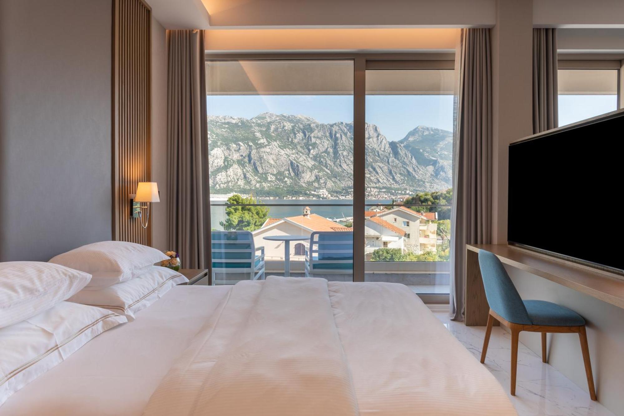 Hyatt Regency Kotor Bay Resort (Adults Only) Екстер'єр фото Deluxe room with sea view