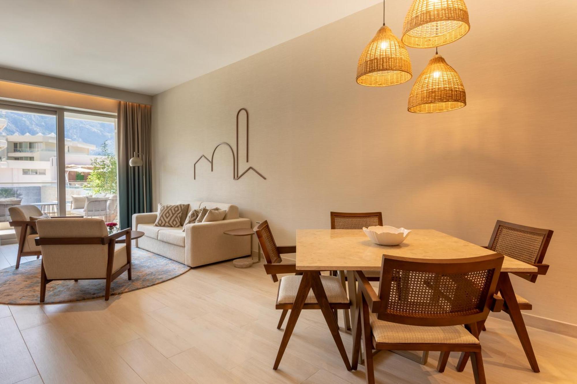 Hyatt Regency Kotor Bay Resort (Adults Only) Екстер'єр фото A living room in a typical apartment
